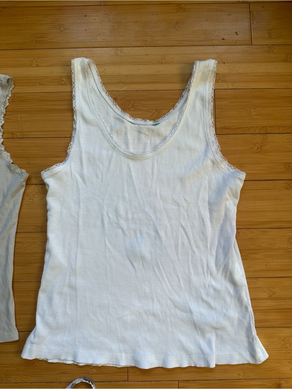Tank top bundle - Picture 6 of 6